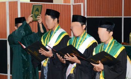 Wisuda dan Pengambilan Sumpah Profesi di University Hotel 5/10/2016